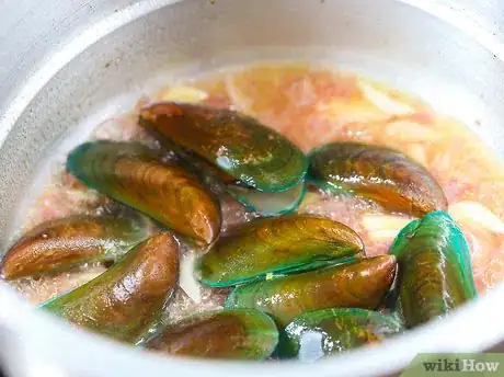 Imagem intitulada Cook Mussels Step 6