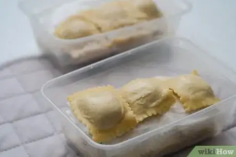 Imagem intitulada Cook Ravioli Step 1