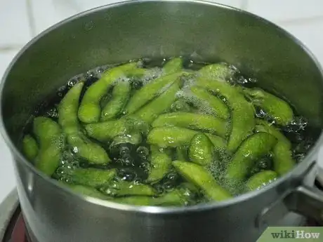 Imagem intitulada Cook Edamame Step 2