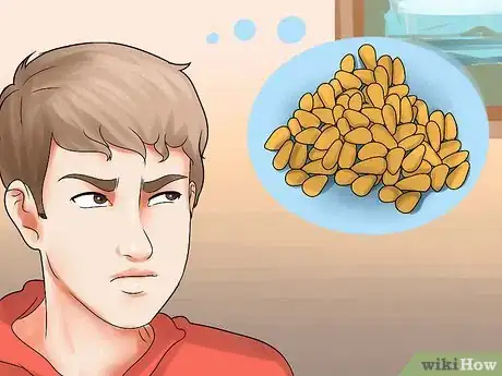 Imagem intitulada Shell Pine Nuts Step 2