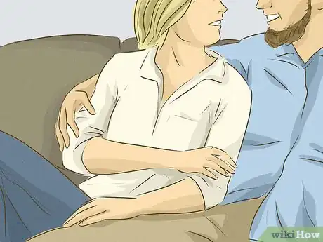 Imagem intitulada Cuddle Step 4