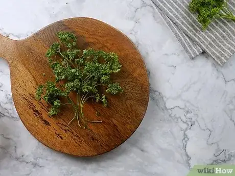 Imagem intitulada Dry Parsley Step 11