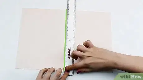 Imagem intitulada Cut Paper Without Using Scissors Step 5