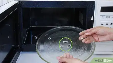 Imagem intitulada Use a Microwave Step 2