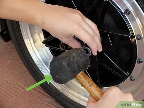Imagem intitulada Remove Locking Lug Nuts Step 6