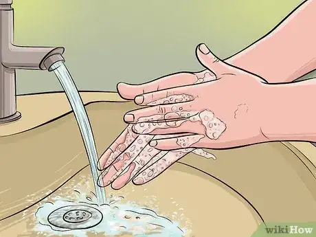 Imagem intitulada Clean an Eyebrow Piercing Step 1
