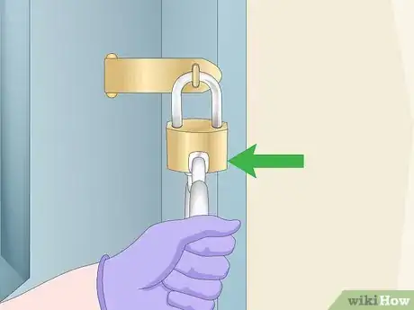 Imagem intitulada Cut Locks Step 6