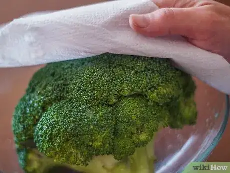 Imagem intitulada Eat Raw Broccoli Step 2