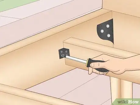 Imagem intitulada Fix a Squeaking Bed Frame Step 11