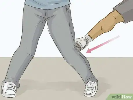 Imagem intitulada Defend Yourself from an Attacker Step 6