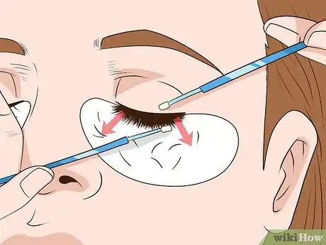 Imagem intitulada Remove Eyelash Extensions Step 9
