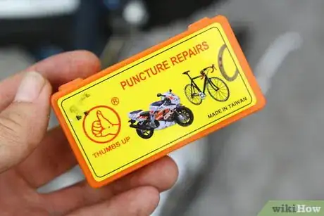 Imagem intitulada Mend a Puncture in a Bike Tire Step 17