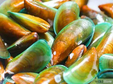 Imagem intitulada Cook Mussels Step 1