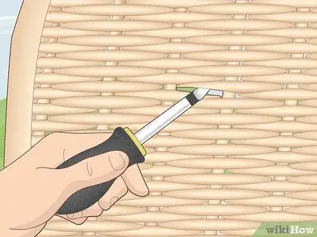 Imagem intitulada Repair Rattan Garden Furniture Step 3