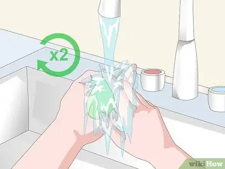 Imagem intitulada Clean Oil‐Based Paint Step 10