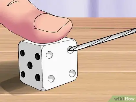 Imagem intitulada Load Dice Step 11