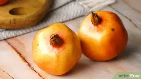 Imagem intitulada Select and Store Pomegranates Step 2