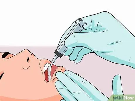 Imagem intitulada Treat a Dry Socket Step 4