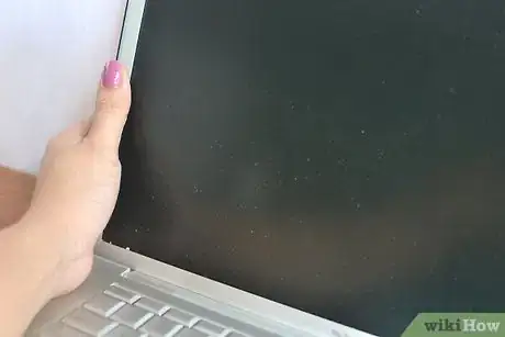 Imagem intitulada Clean a Macbook Pro Screen Step 5Bullet1