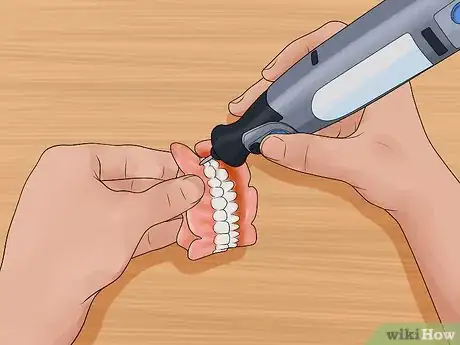 Imagem intitulada File Down Dentures Step 3