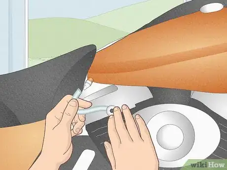 Imagem intitulada Clean a Gas Tank Step 1