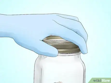 Imagem intitulada Open a Difficult Jar Step 2