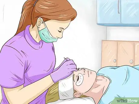 Imagem intitulada Remove Eyelash Extensions Step 17