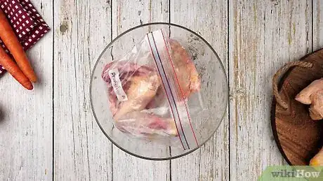 Imagem intitulada Defrost Chicken Step 8