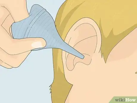 Imagem intitulada Remove a Bug from Your Ear Step 2