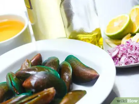 Imagem intitulada Cook Mussels Step 4
