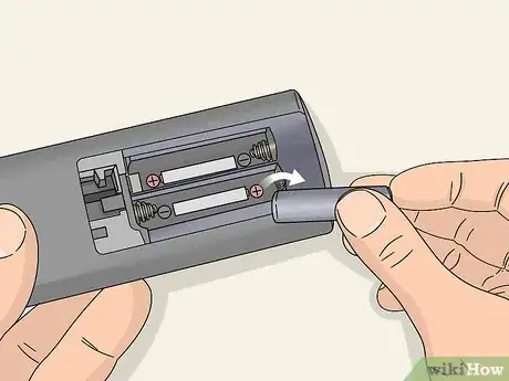 Imagem intitulada Repair a Remote Control Step 2