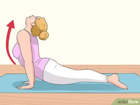 Imagem intitulada Get a More Flexible Back Step 3