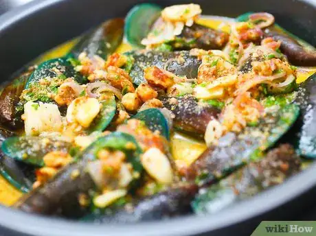 Imagem intitulada Cook Mussels Step 28