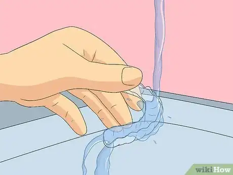 Imagem intitulada Clean Invisalign Step 10