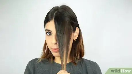 Imagem intitulada Fake Bangs Step 2
