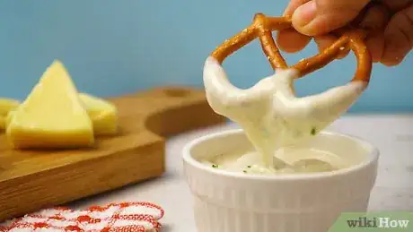Imagem intitulada Make a Simple Cheese Sauce Step 8