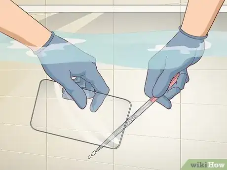 Imagem intitulada Cut a Tempered Glass Screen Protector Step 8