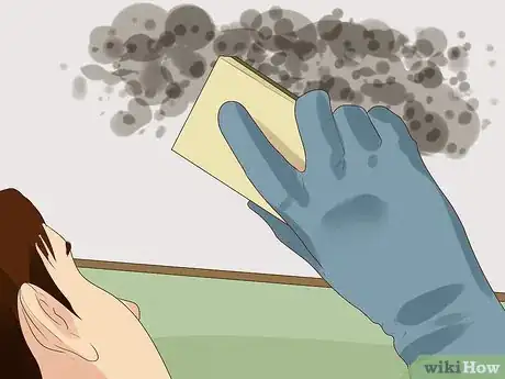 Imagem intitulada Remove Ceiling Mold Step 19