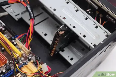 Imagem intitulada Install a SATA Drive Step 3