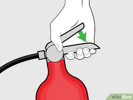 Imagem intitulada Use a Fire Extinguisher Step 6
