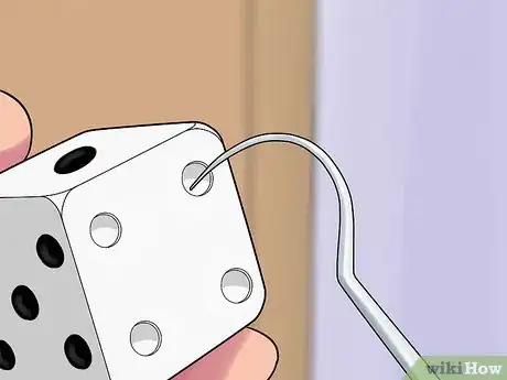 Imagem intitulada Load Dice Step 12
