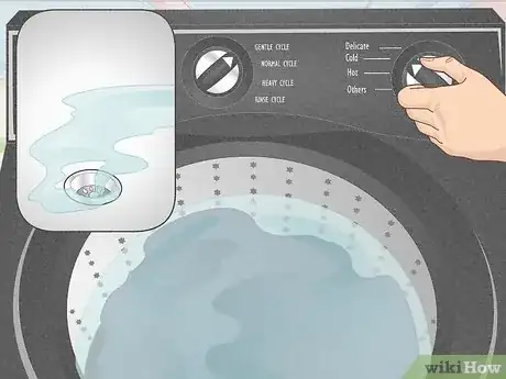 Imagem intitulada Remove Spots from Linen Step 8
