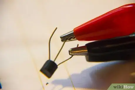 Imagem intitulada Test a Transistor Step 13