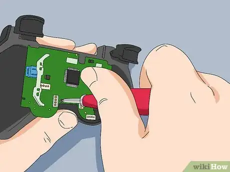 Imagem intitulada Fix a PS3 Controller Step 4