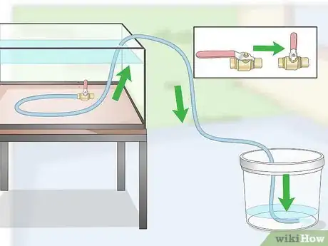 Imagem intitulada Siphon Water Step 13