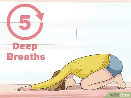 Imagem intitulada Debloat Using Yoga Step 3
