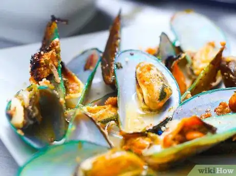 Imagem intitulada Cook Mussels Step 30