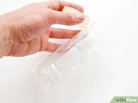 Imagem intitulada Make a Fly Trap Step 4