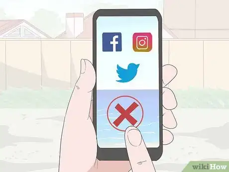 Imagem intitulada Avoid Internet Addiction Step 7
