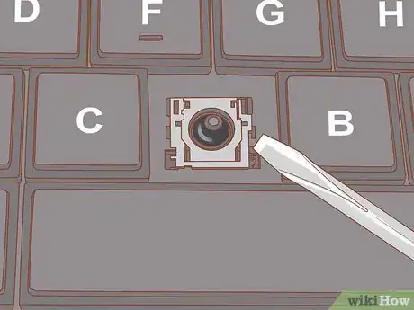 Imagem intitulada Reattach a Keyboard Key Step 2